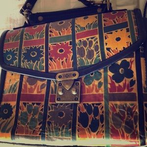 Patricia Nash Floral cross body.